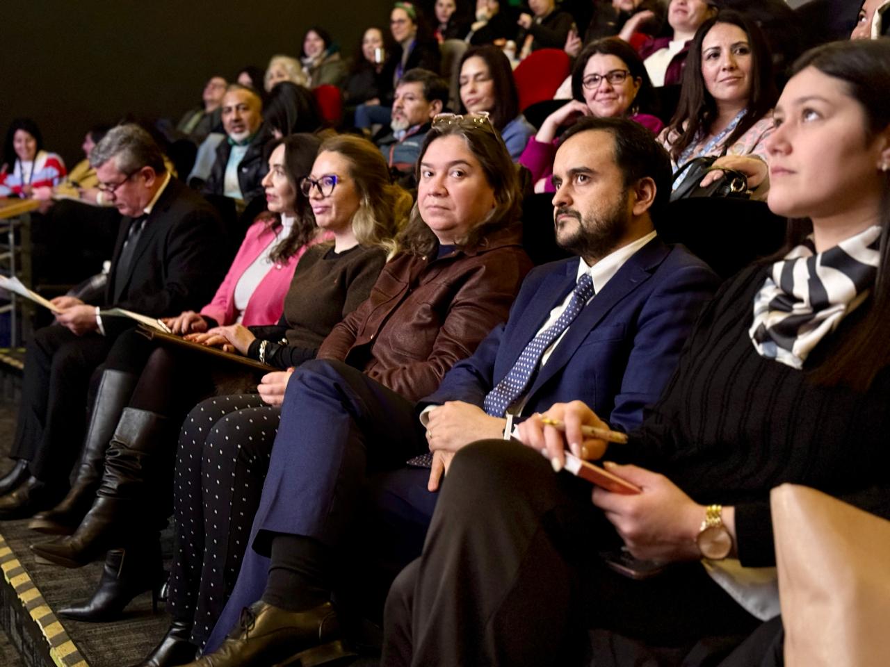 Jornada intersectorial fortalece herramientas para abordar el trauma complejo en niños, niñas y adolescentes Jornada intersectorial fortalece herramientas para abordar el trauma complejo en niños, niñas y adolescentes