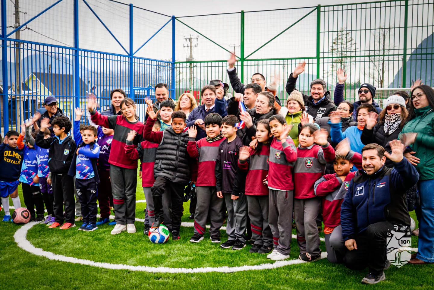 Barrio Las Villas de Puerto Aysén inaugura anhelada cancha de pasto sintético tras años de espera Barrio Las Villas de Puerto Aysén inaugura anhelada cancha de pasto sintético tras años de espera