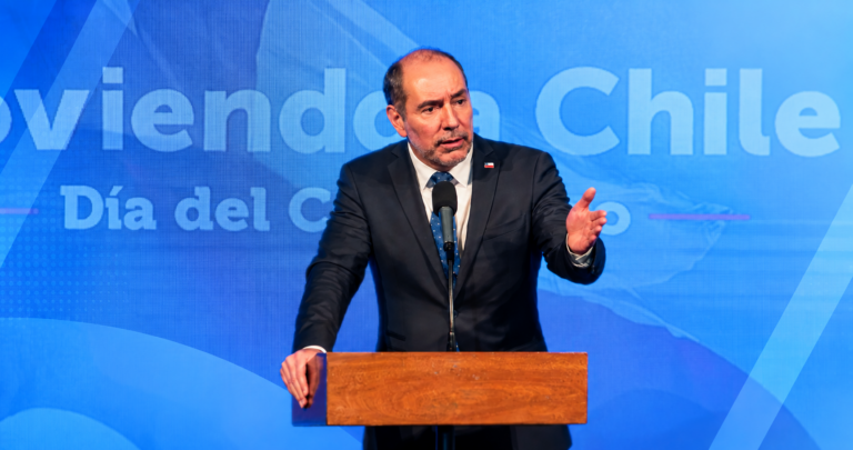 Gobierno asegura que proyecto de cable submarino entre Chile y China continúa en tramitación