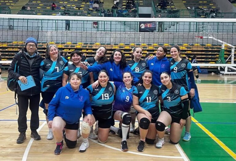 Club Fogliato Santini fortalece sus entrenamientos de vóleibol con proyecto financiado por el 8% del Gobierno Regional