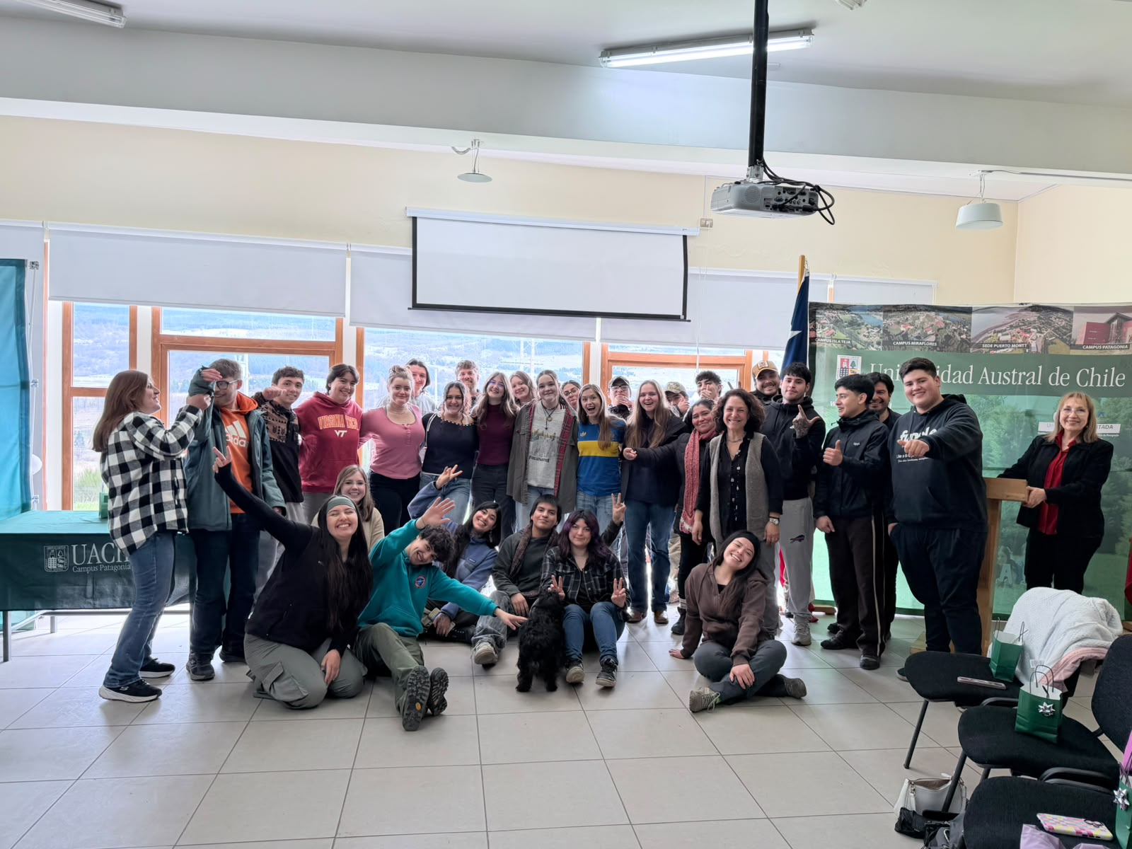 Doce estudiantes de Virginia Tech realizarán pasantía académica de dos meses en la Región de Aysén Doce estudiantes de Virginia Tech realizarán pasantía académica de dos meses en la Región de Aysén