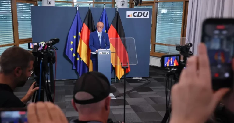 Merz descarta renunciar tras histórica derrota de la CDU y avance de la AfD en Alemania