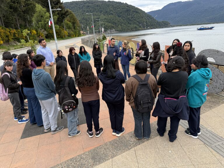 Participación infantil y apoyo a adultos mayores: los temas abordados en encuentros realizados en Puerto Cisnes Participación infantil y apoyo a adultos mayores: los temas abordados en encuentros realizados en Puerto Cisnes
