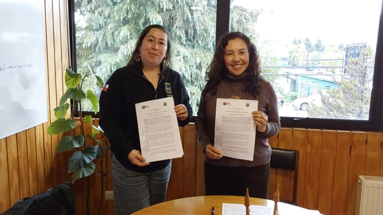 CONAF y Municipalidad de Tortel renuevan convenio para fortalecer el manejo del bosque nativo y la prevención de incendios forestales