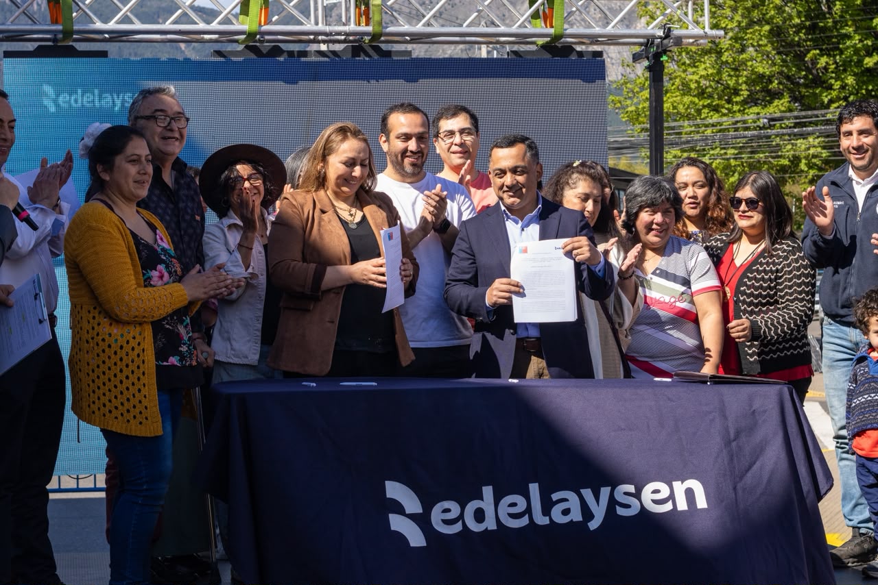 Emprendedoras de Aysén exhibieron sus productos en Coyhaique y Edelaysen firmó convenio para apoyar sus negocios Emprendedoras de Aysén exhibieron sus productos en Coyhaique y Edelaysen firmó convenio para apoyar sus negocios
