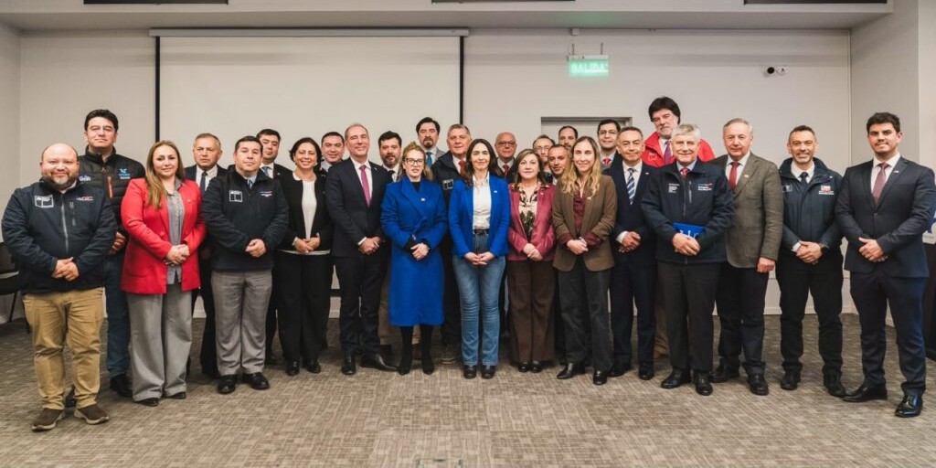 Gobierno destaca inversiones en la Carretera Austral y proyecta impacto en el empleo y la economía de Aysén Gobierno destaca inversiones en la Carretera Austral y proyecta impacto en el empleo y la economía de Aysén