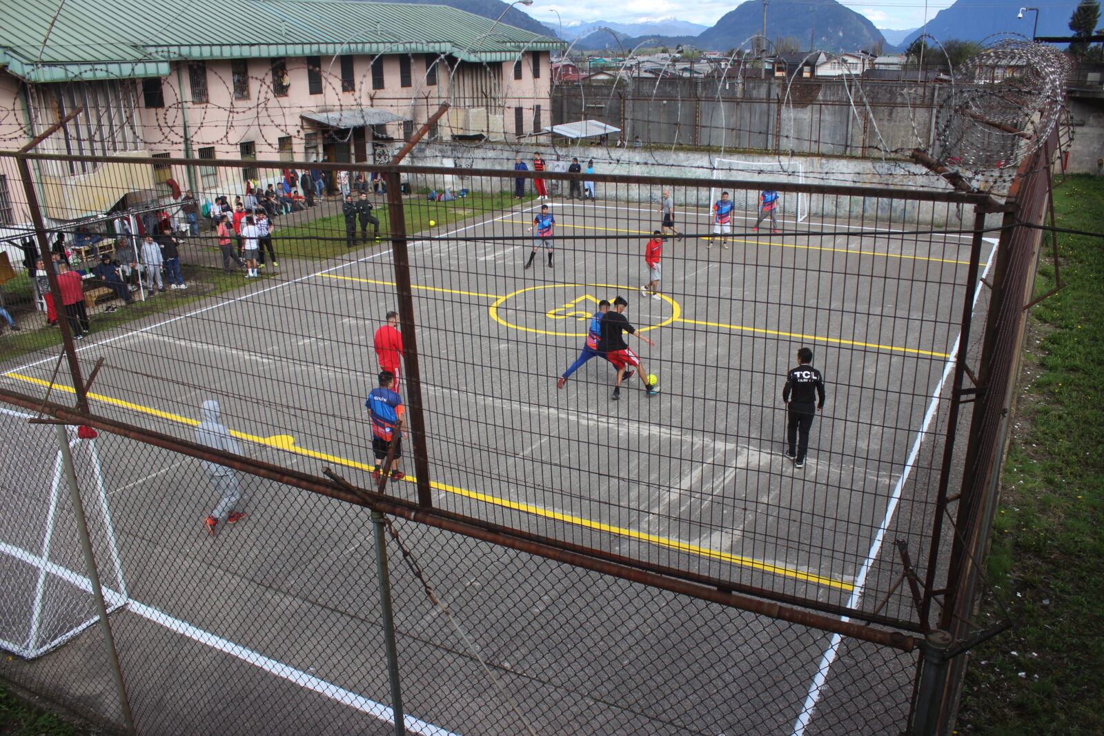 Internos del Centro de Detención Preventiva de Puerto Aysén participaron en olimpiadas deportivas