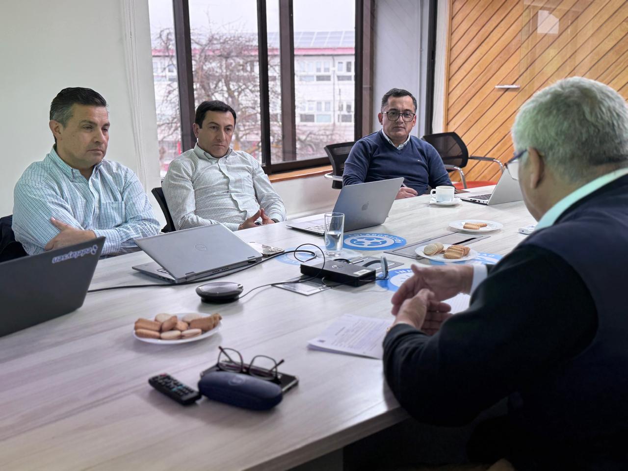 Edelaysen presenta a la SEC plan de mantenimiento para reducir los cortes de luz en la Región de Aysén Edelaysen presenta a la SEC plan de mantenimiento para reducir los cortes de luz en la Región de Aysén