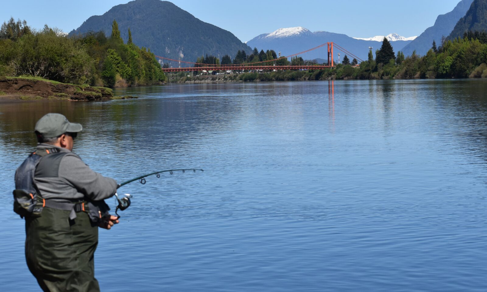 Comenzó la temporada de pesca recreativa en Aysén: revisa las fechas, límites de captura y requisitos