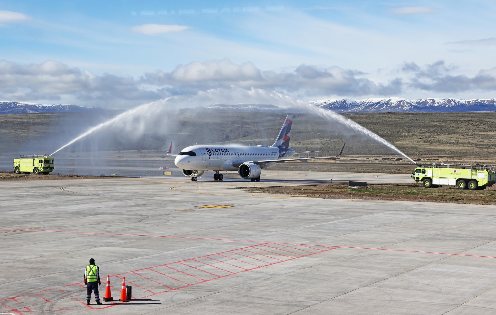 Nuevo terminal del Aeropuerto Balmaceda inicia operaciones con capacidad para más de un millón de pasajeros al año Nuevo terminal del Aeropuerto Balmaceda inicia operaciones con capacidad para más de un millón de pasajeros al año