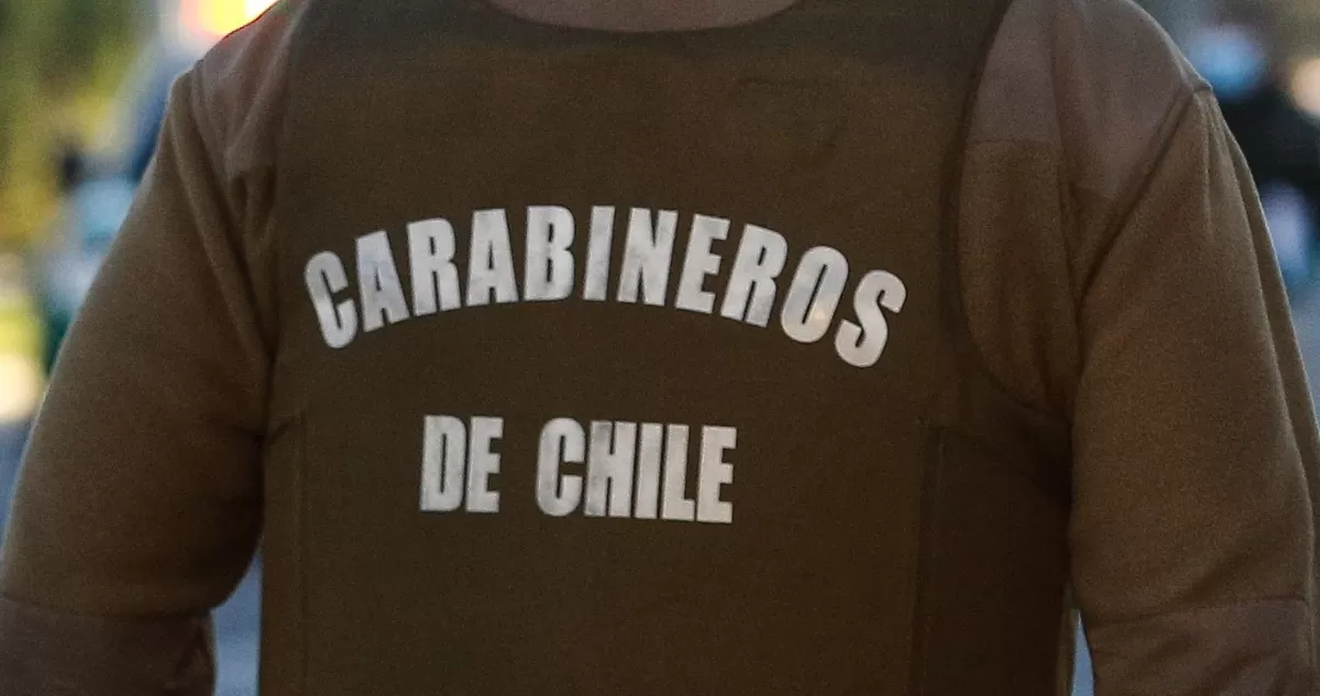 Formalizan a carabinero acusado de obligar a estudiante a bajarse los pantalones frente a sus compañeros en Quellón