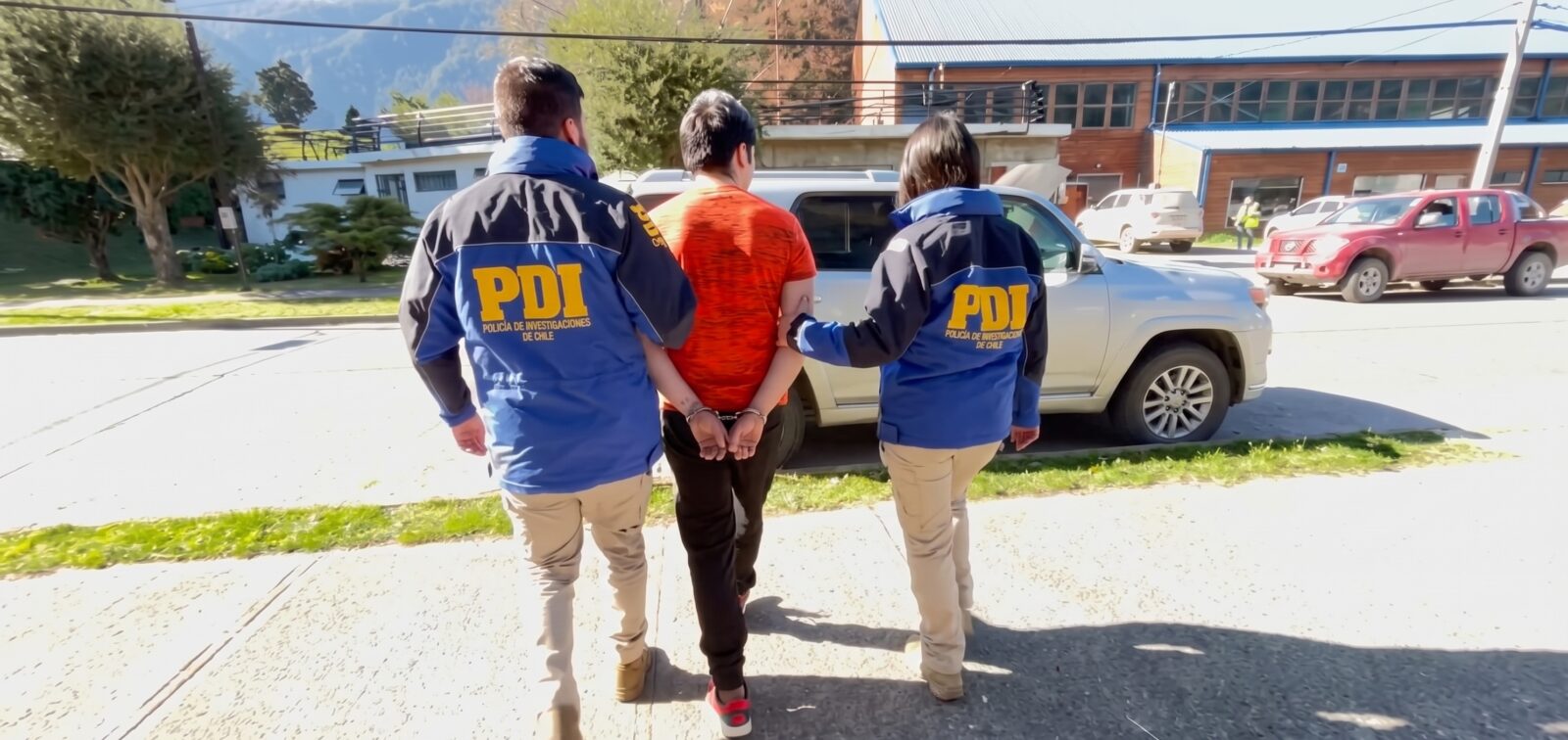 PDI detiene en Aysén a hombre de 23 años investigado por violación de una adolescente de 15 años PDI detiene en Aysén a hombre de 23 años investigado por violación de una adolescente de 15 años
