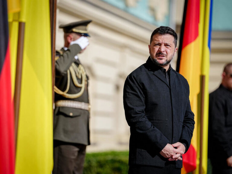 Zelenski afirma que EE.UU. busca organizar nuevas conversaciones trilaterales con Ucrania y Rusia a fines de octubre