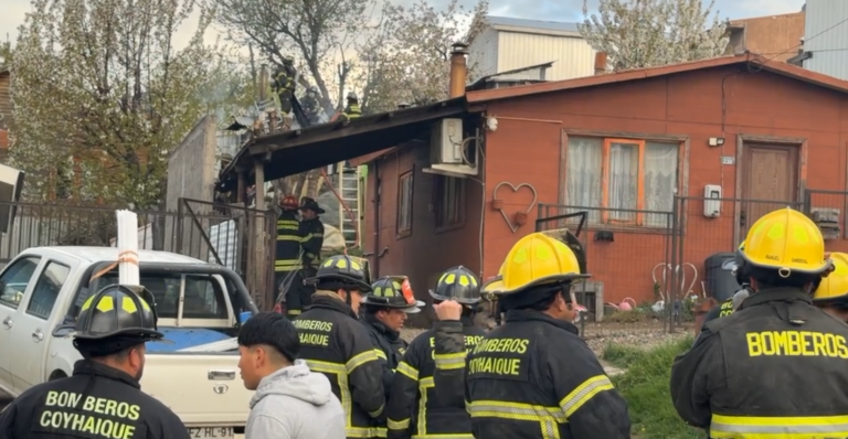 Incendio dejó una vivienda con graves daños en Coyhaique