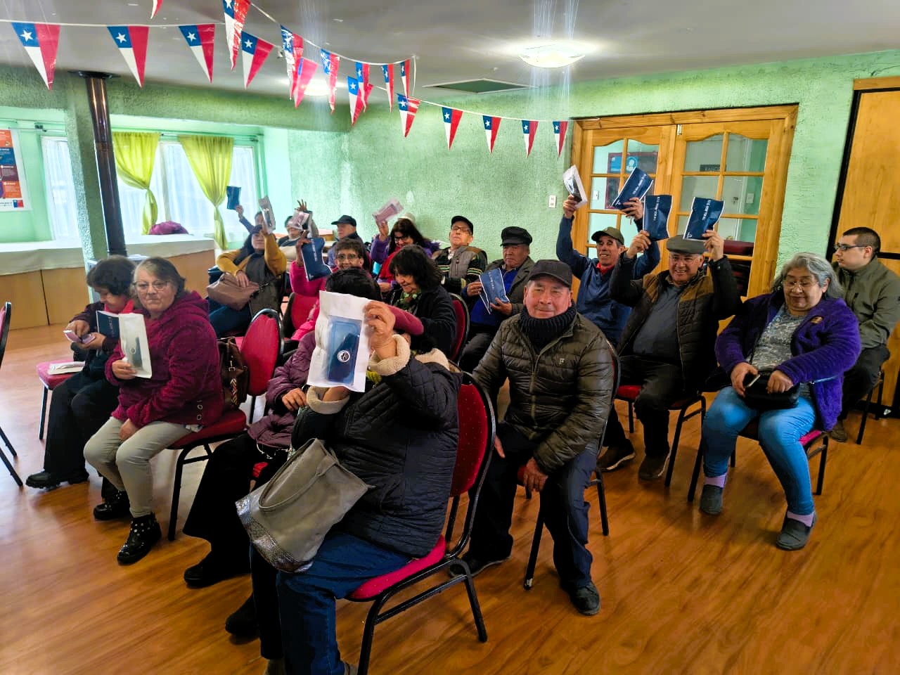 29 adultos mayores de Coyhaique recibieron lentes ópticos gracias a proyecto financiado con el 8% FNDR 2026